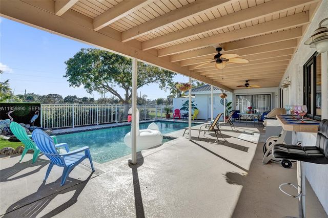 10180 SW 1st Ct, Coral Springs, FL 33071