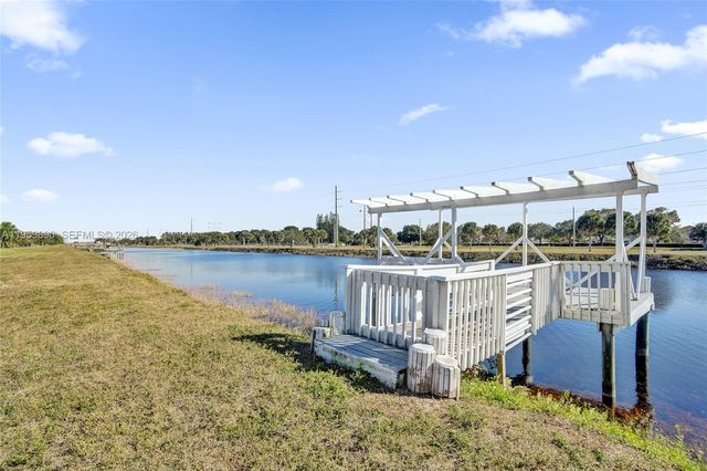 10180 SW 1st Ct, Coral Springs, FL 33071