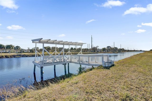 10180 SW 1st Ct, Coral Springs, FL 33071