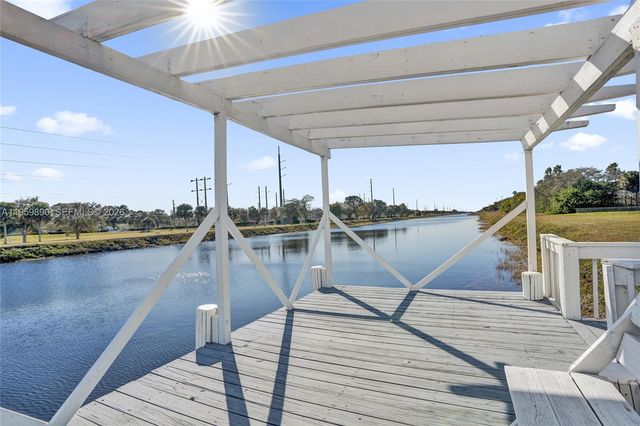 10180 SW 1st Ct, Coral Springs, FL 33071