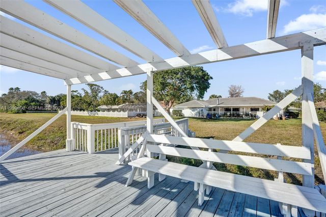 10180 SW 1st Ct, Coral Springs, FL 33071