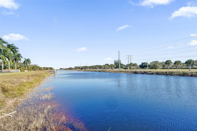 10180 SW 1st Ct, Coral Springs, FL 33071