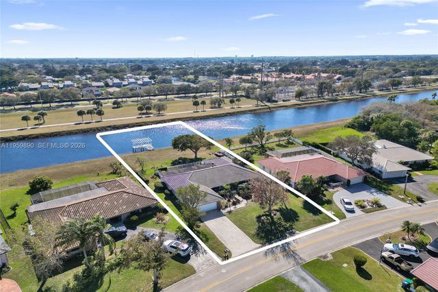 10180 SW 1st Ct, Coral Springs, FL 33071