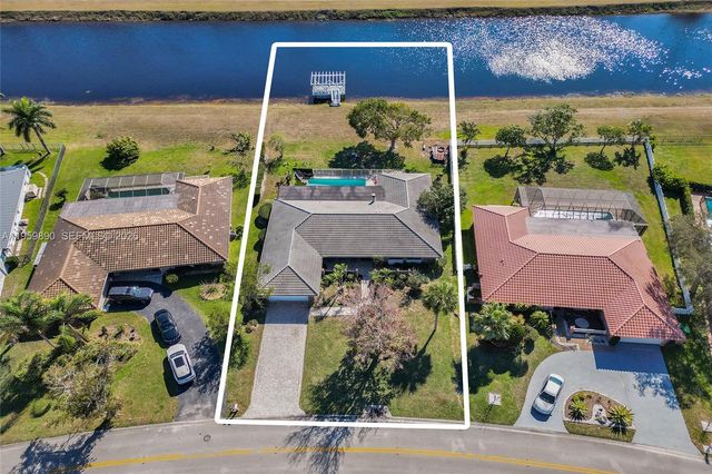 10180 SW 1st Ct, Coral Springs, FL 33071