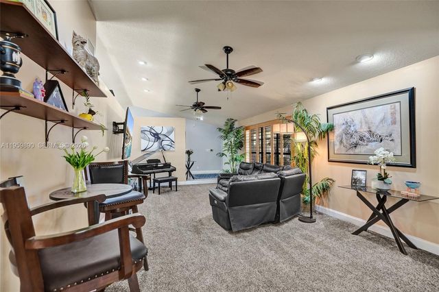 10180 SW 1st Ct, Coral Springs, FL 33071