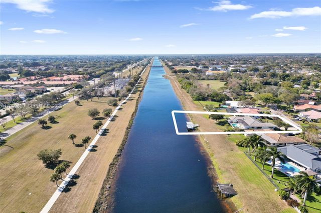 10180 SW 1st Ct, Coral Springs, FL 33071