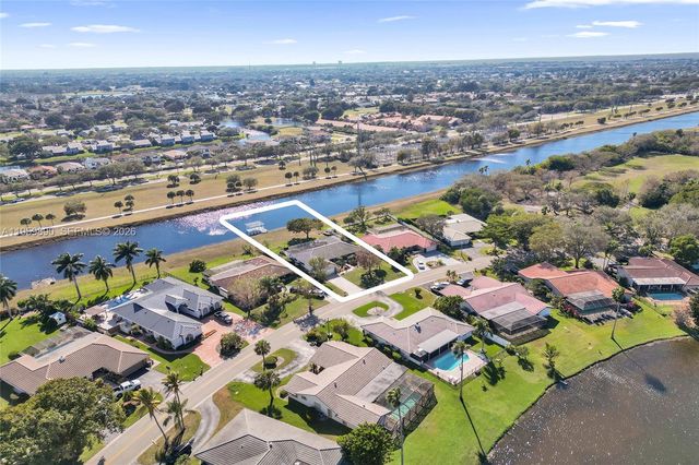 10180 SW 1st Ct, Coral Springs, FL 33071