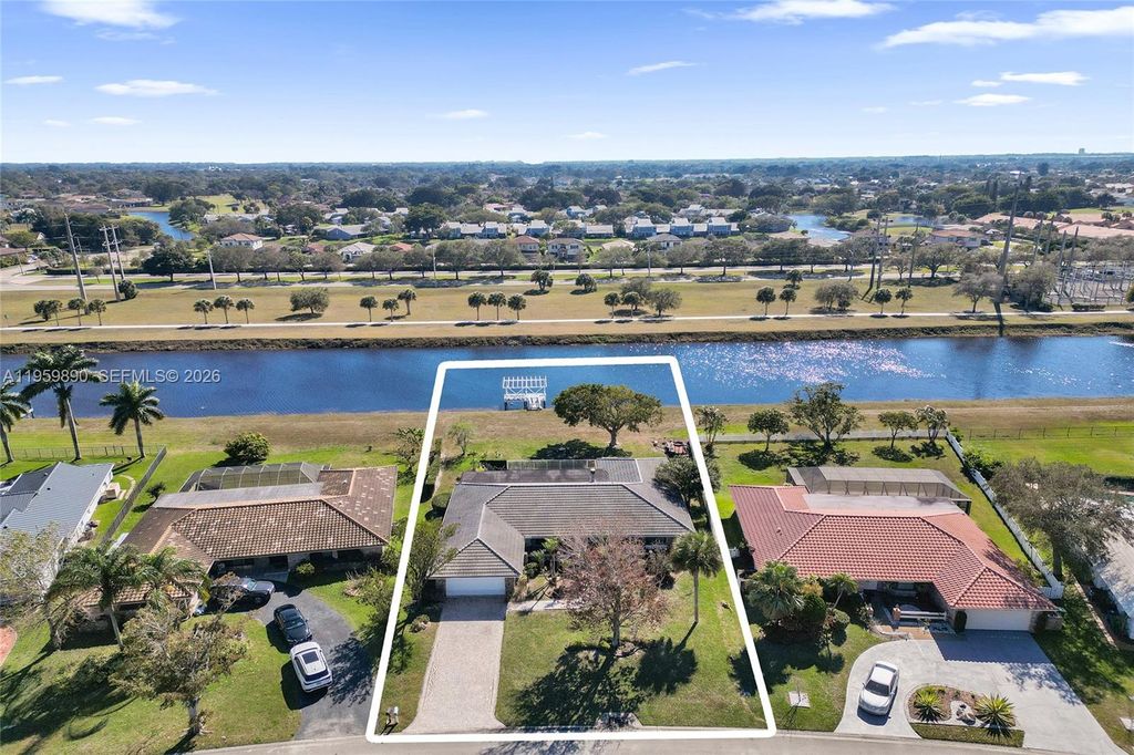 10180 SW 1st Ct, Coral Springs, FL 33071