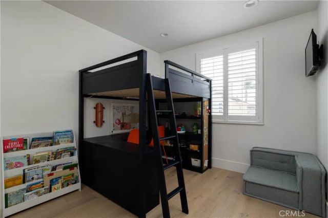 293 Mesa Dr, Costa Mesa, CA 92627