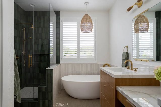 293 Mesa Dr, Costa Mesa, CA 92627