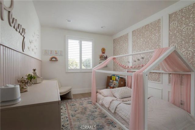 293 Mesa Dr, Costa Mesa, CA 92627