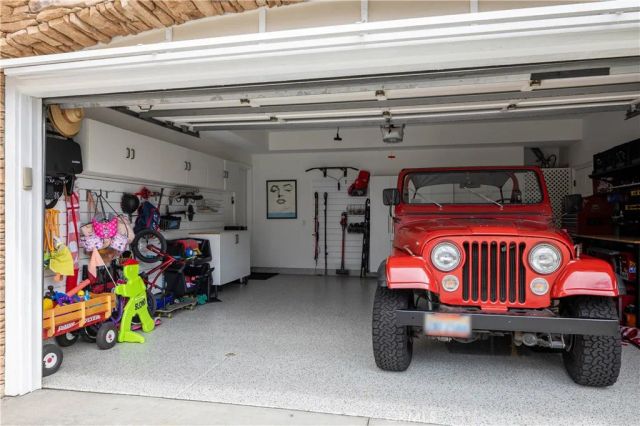 293 Mesa Dr, Costa Mesa, CA 92627