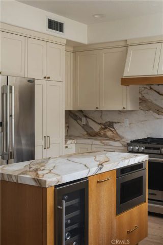 293 Mesa Dr, Costa Mesa, CA 92627