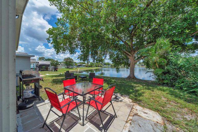 141 Plantation Boulevard, Lake Worth, FL 33467