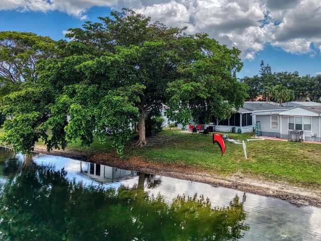 141 Plantation Boulevard, Lake Worth, FL 33467