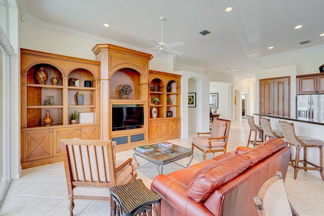 119 Esperanza Way, Palm Beach Gardens, FL 33418