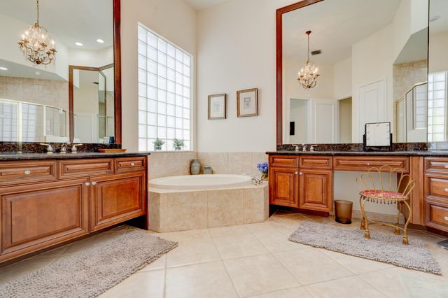 119 Esperanza Way, Palm Beach Gardens, FL 33418