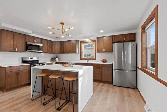 417 W 3RD STREET, Kimberly, WI 54136