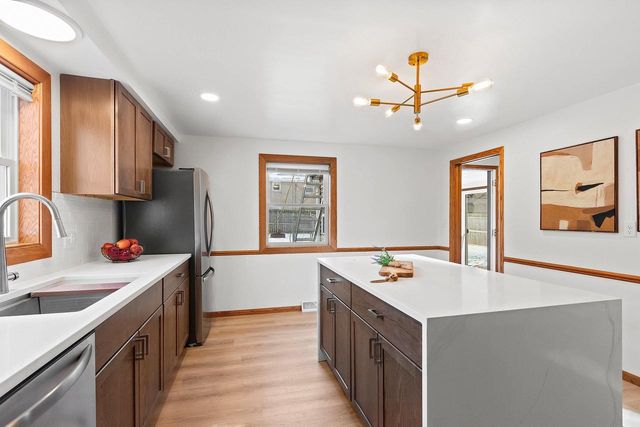 417 W 3RD STREET, Kimberly, WI 54136