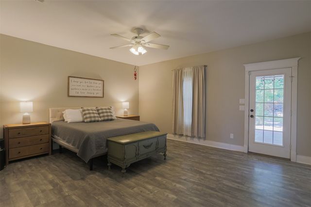 310 Glen Rose Avenue, Cleburne, TX 76033