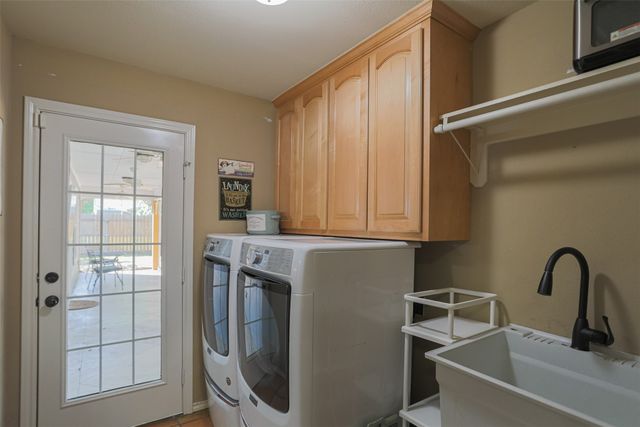 310 Glen Rose Avenue, Cleburne, TX 76033