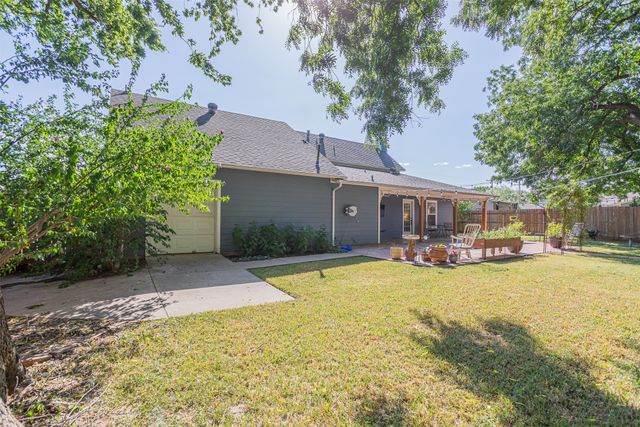 310 Glen Rose Avenue, Cleburne, TX 76033