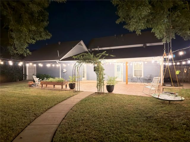 310 Glen Rose Avenue, Cleburne, TX 76033
