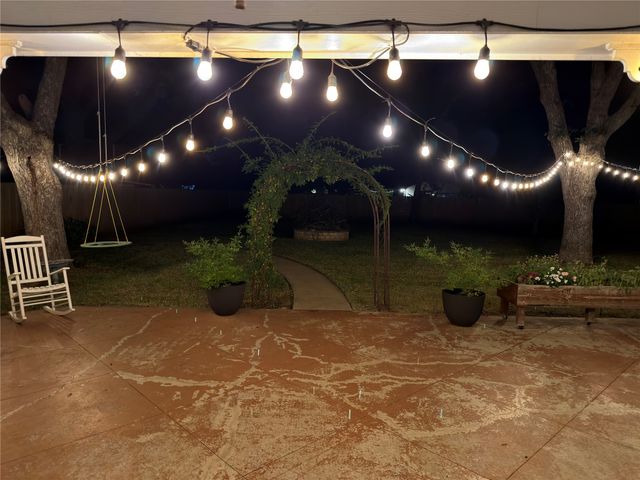 310 Glen Rose Avenue, Cleburne, TX 76033