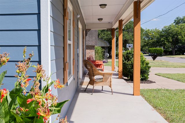 310 Glen Rose Avenue, Cleburne, TX 76033