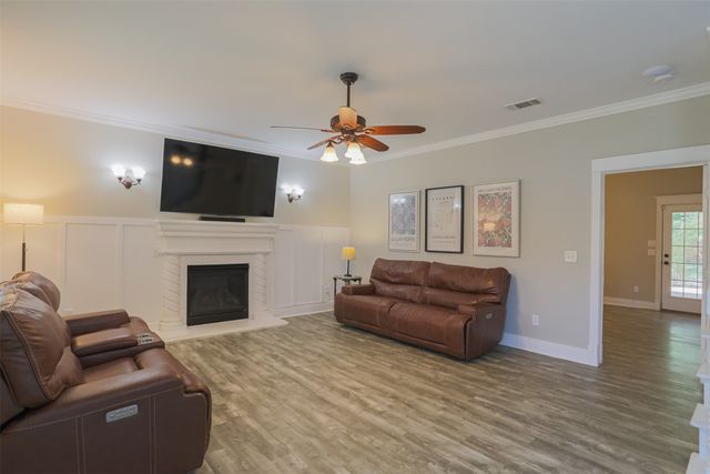 310 Glen Rose Avenue, Cleburne, TX 76033