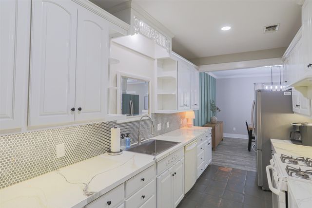 310 Glen Rose Avenue, Cleburne, TX 76033