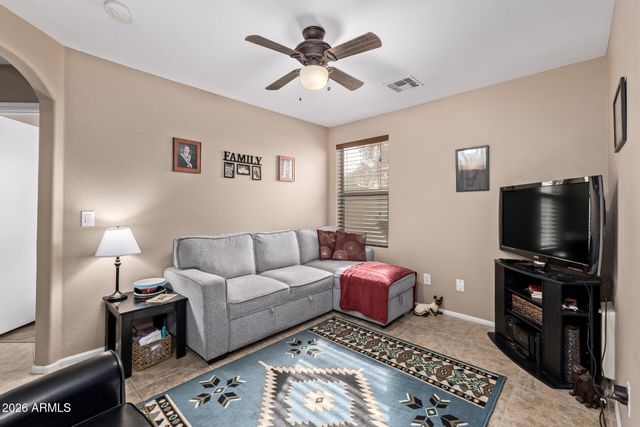 1073 E TAYLOR Trail, San Tan Valley, AZ 85143