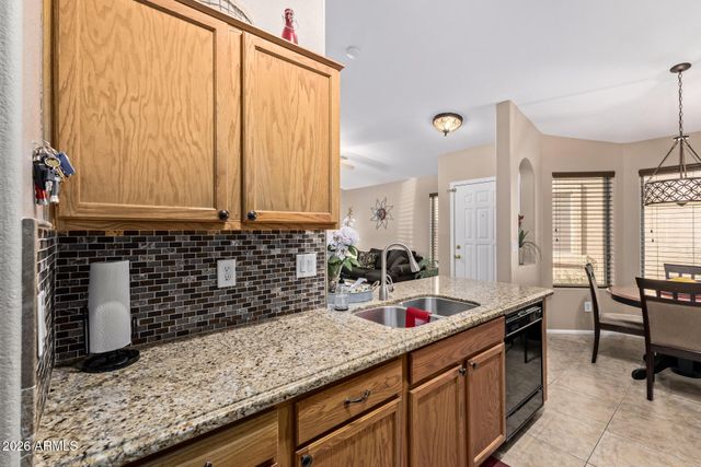 1073 E TAYLOR Trail, San Tan Valley, AZ 85143