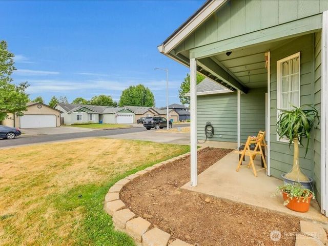2520 NW 3rd Way, Battle Ground, WA 98604