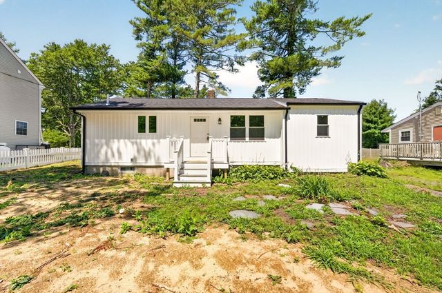 56 Buzzards Bay Dr, Plymouth, MA 02360