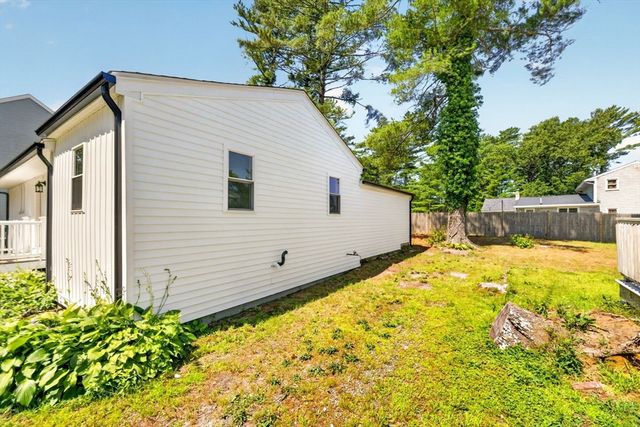 56 Buzzards Bay Dr, Plymouth, MA 02360