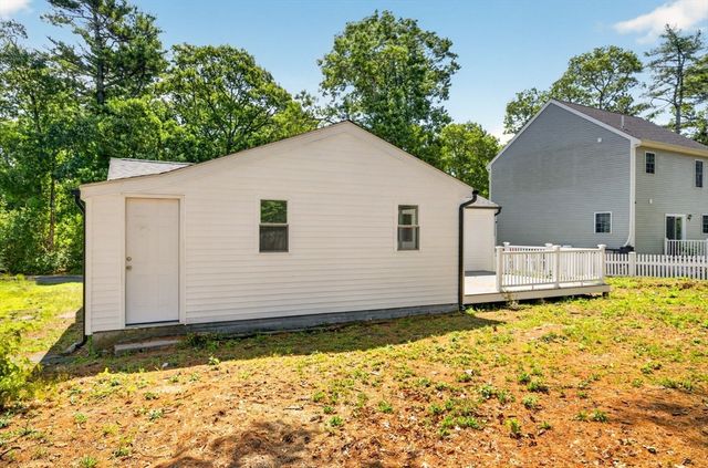 56 Buzzards Bay Dr, Plymouth, MA 02360