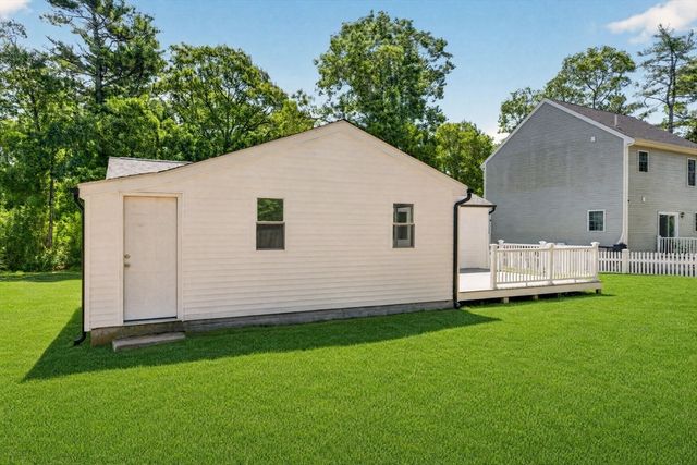 56 Buzzards Bay Dr, Plymouth, MA 02360
