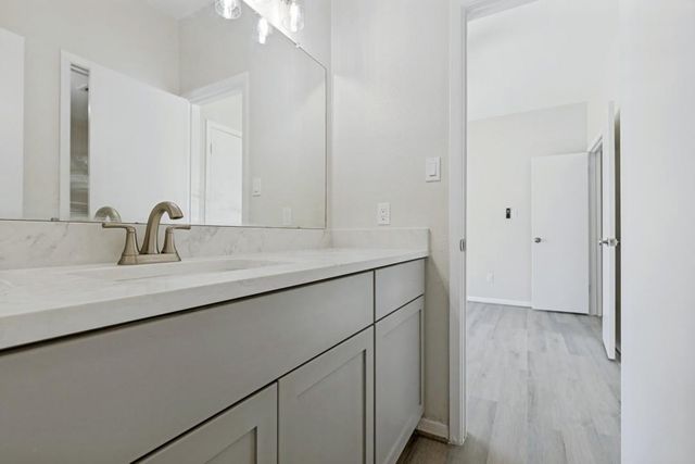 2626 Holly Hall Street 605, Houston, TX 77054