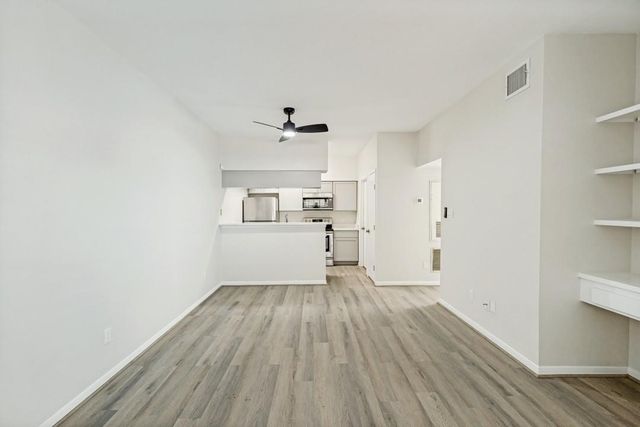 2626 Holly Hall Street 605, Houston, TX 77054