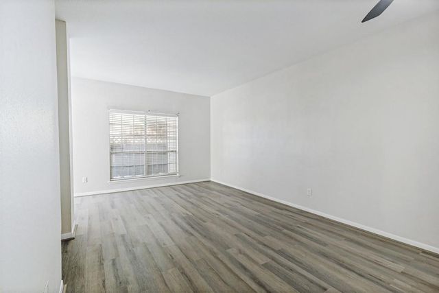 2626 Holly Hall Street 605, Houston, TX 77054