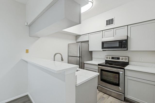 2626 Holly Hall Street 605, Houston, TX 77054