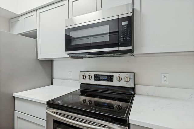 2626 Holly Hall Street 605, Houston, TX 77054