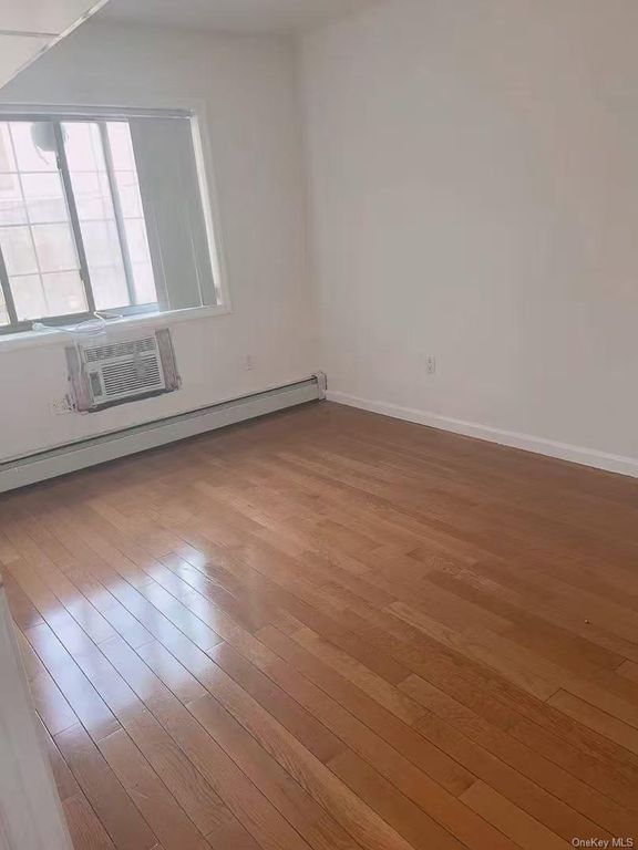 142-28 37th Avenue 2C, Flushing, NY 11354 — photo 5