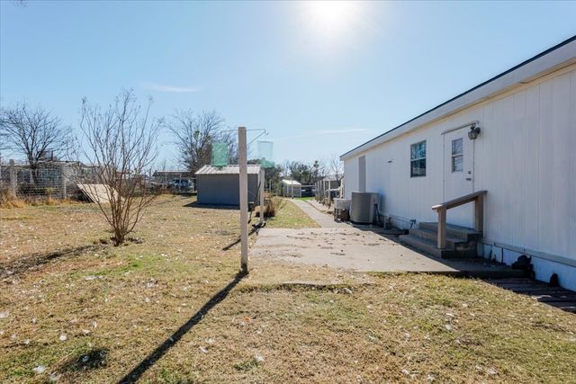 5903 Hunterwood Drive, Granbury, TX 76048