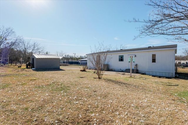 5903 Hunterwood Drive, Granbury, TX 76048