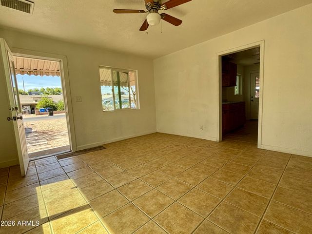 3036 W ALMERIA Road, Phoenix, AZ 85009