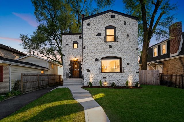 8041 S Blackstone Avenue, Chicago, IL 60619