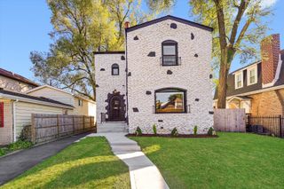 8041 S Blackstone Avenue, Chicago, IL 60619