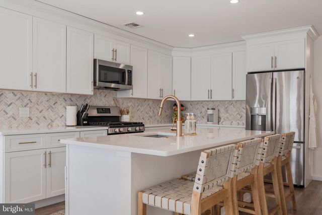 7 W THAMES RD, Tuckerton, NJ 08087